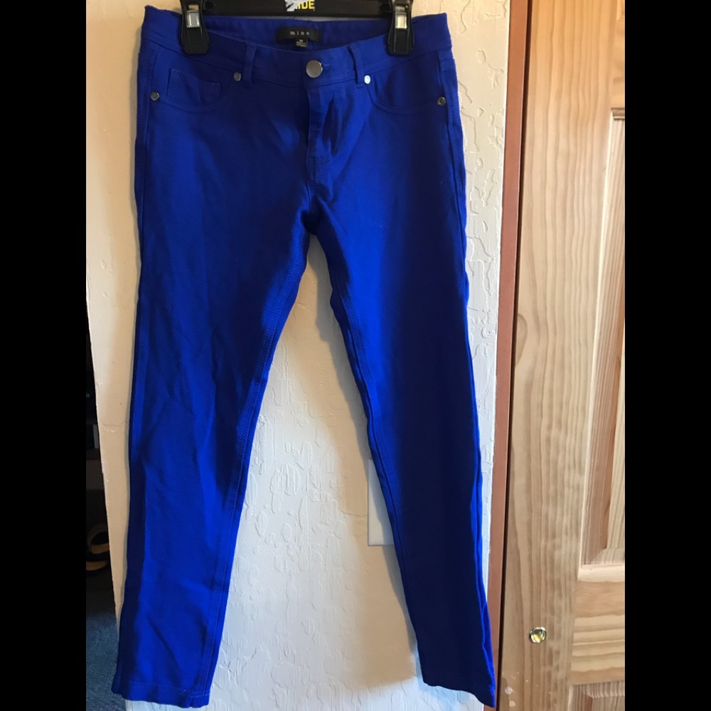 Stretchy leggings that look like jeans